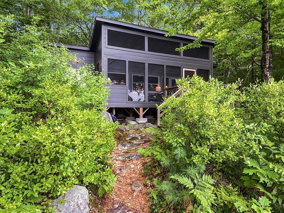 1st image of 30 Robbins Lane