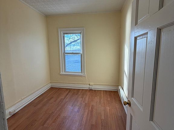 5th image of 107 2nd Ave #1R
