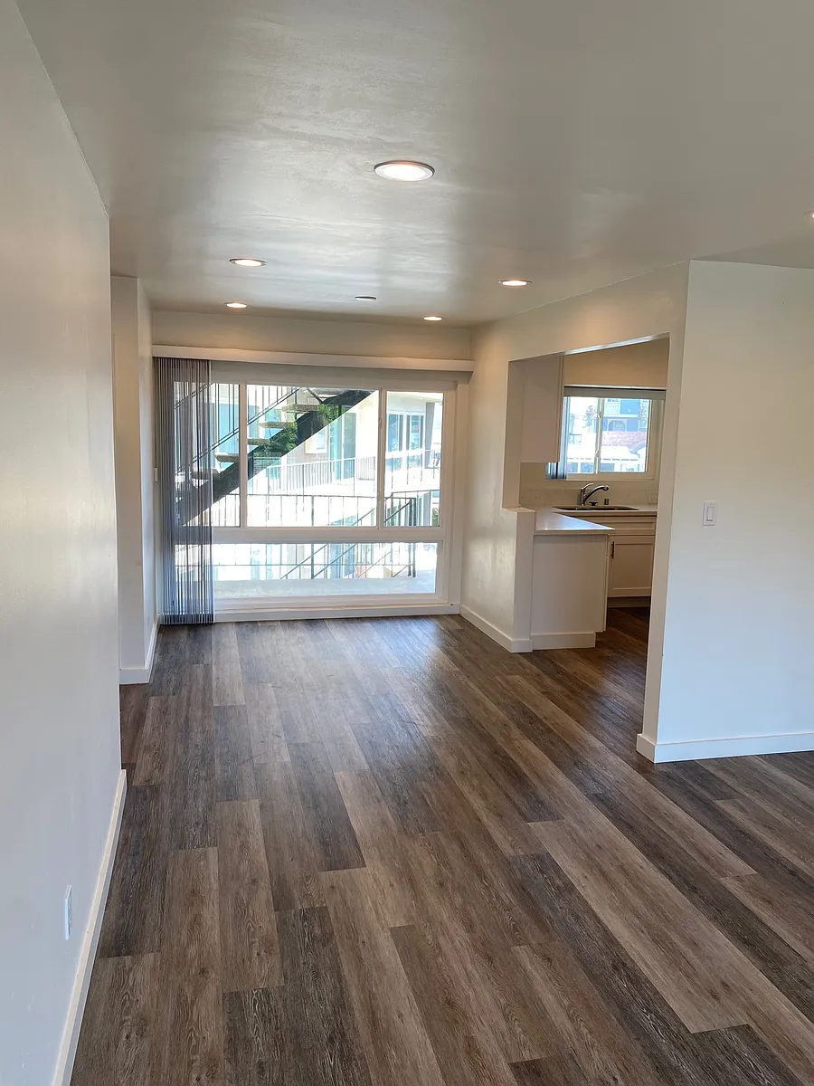 Building Photo - Le Parc Apartment