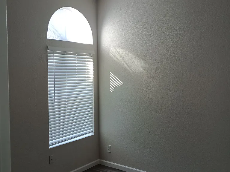 2910 W Marconi Ave #202 — Photo 6