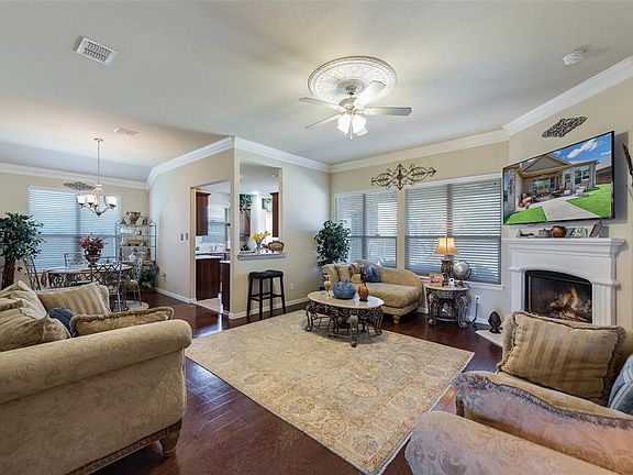 5th image of 7526 Zinnia Ln