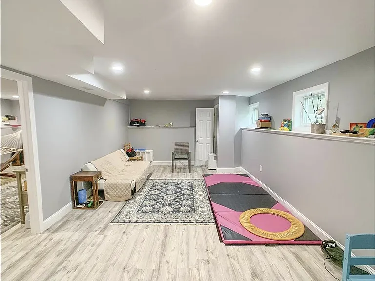 19 Shean Rd #1 — Photo 3