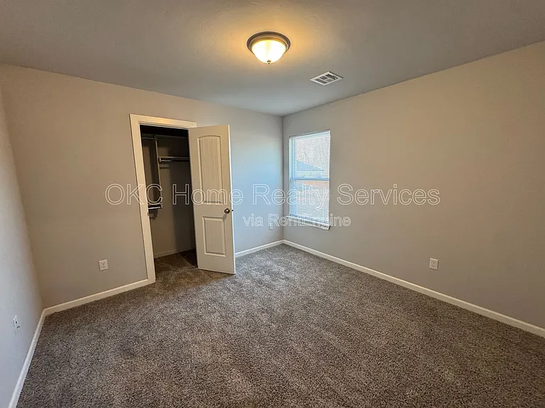 928 Dusky Valley Ln — Photo 5