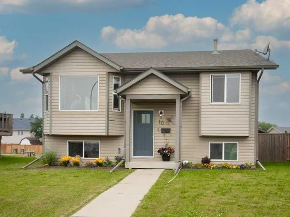 10 E Hansen Close, Sylvan Lake, AB T4S 2P1