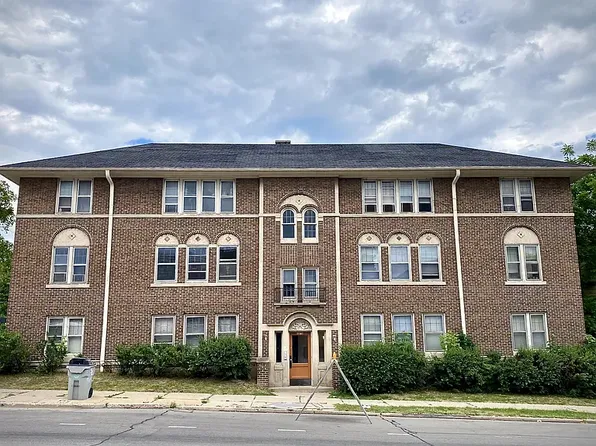 3070 N Oakland Ave #3, Milwaukee, WI 53211