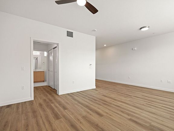 4th image of 68 Kellogg St #106