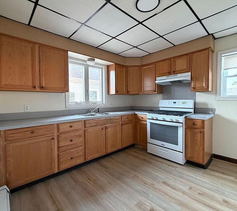 1st image of 192 Snell St #2
