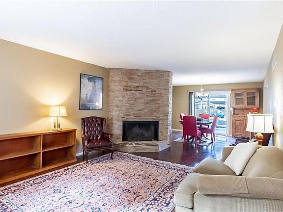 5th image of 10212 W 96th Ter