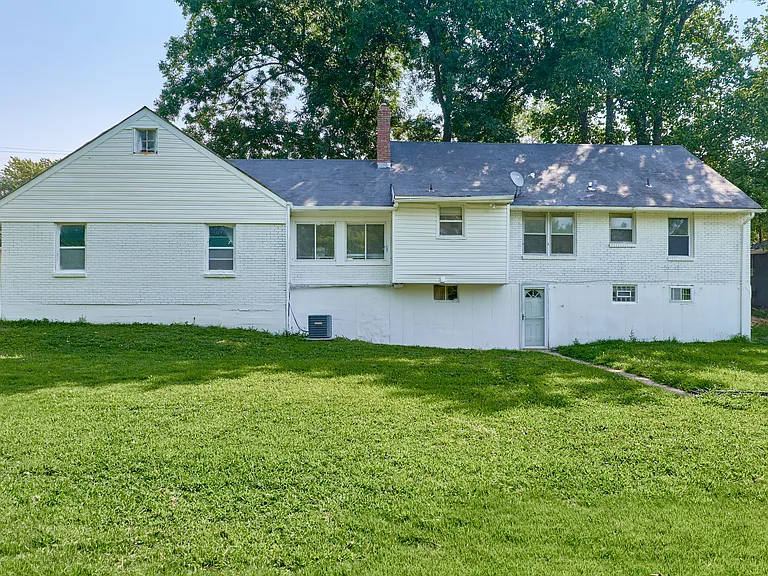 6009 Bermuda Dr — Photo 32
