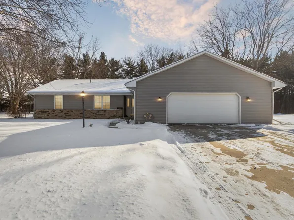 1633 Hemmingway Ct, Janesville, WI 53545