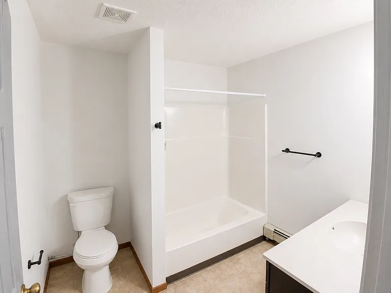 315 4th Ave S #103 — Photo 9