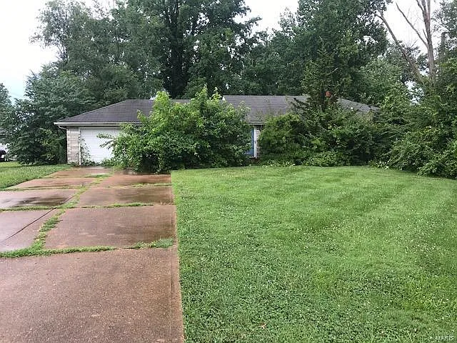 10010 Schuessler Rd photo 1
