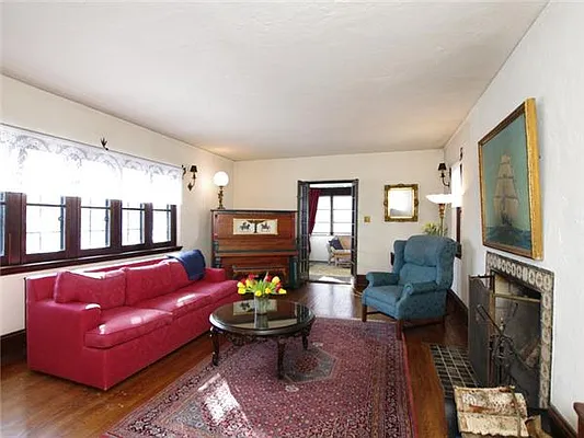 Sold by Exclusive Properties Sotheby's International Realty | media 21
