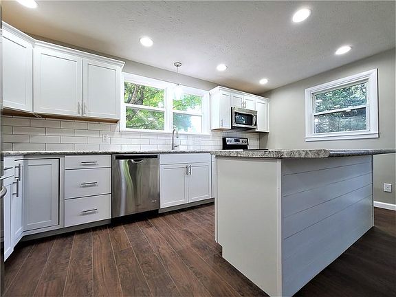 4th image of 839 Wayside Dr
