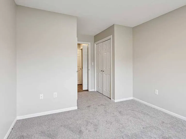 Northridge Heights Apartments — Photo 196