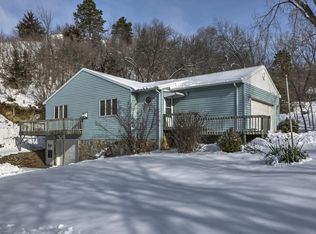 16464 Dixon Dr, Honey Creek, IA 51542