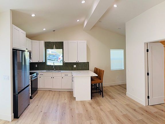 3rd image of 20324 W Clark St