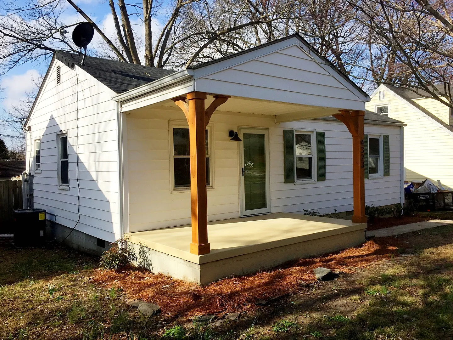 Beautifully Remodeled 3BR Home with Updated Kitchen — Photo 2