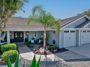1055 Olive Crest Dr, Encinitas, CA 92024