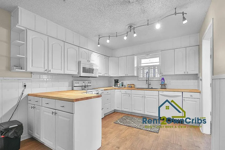4513 48th St — Photo 3