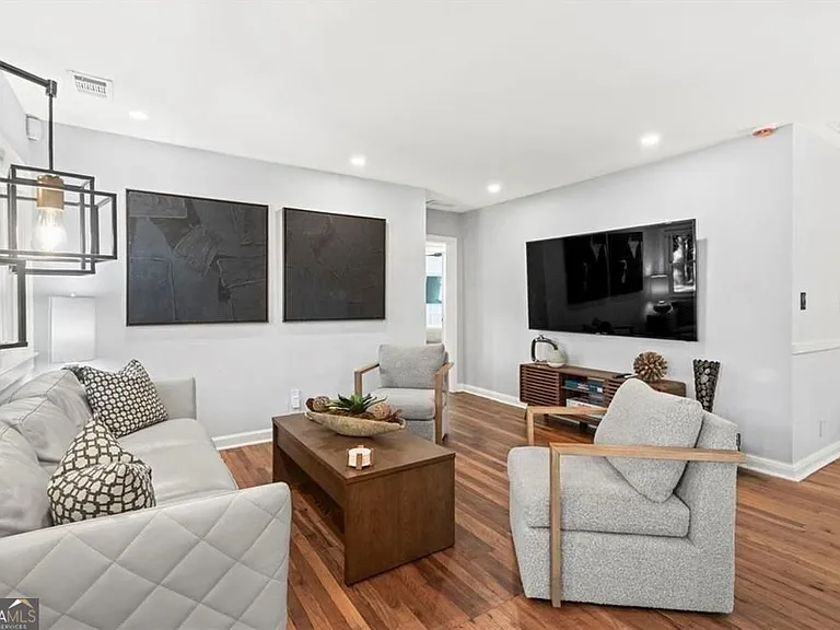 1333 Victor Rd NE — Photo 12