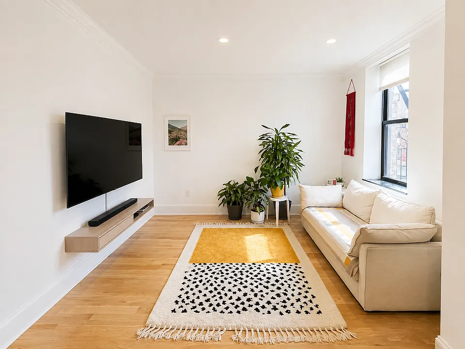 380 S 4th St #8
