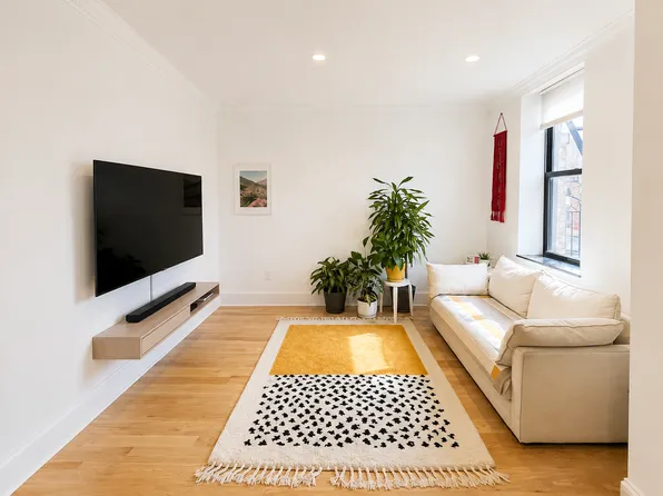 380 S 4th St APT 8, Brooklyn, NY 11211