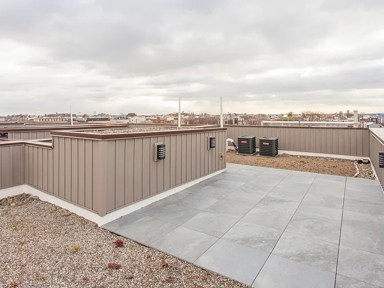 Unobstructed 360% roof deck views!