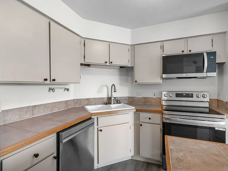 1301 N Speer Blvd #604 — Photo 4