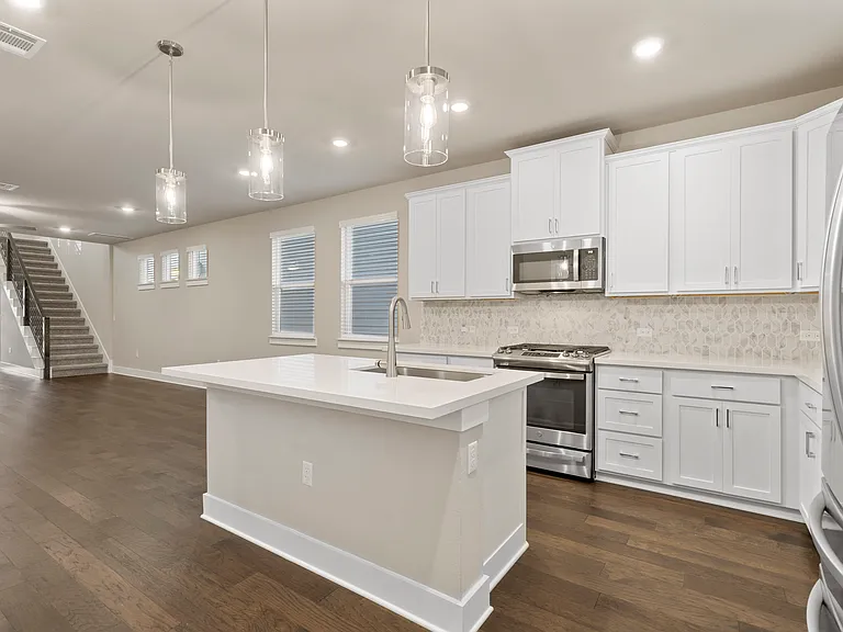 15701 Oglethorpe Dr #100 — Photo 4