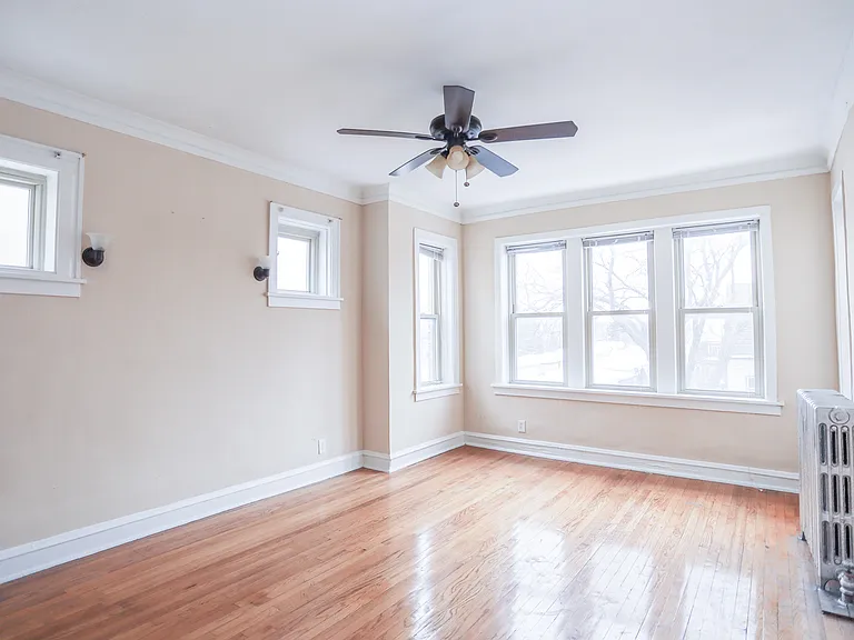 3948 W Roscoe St #2B — Photo 1