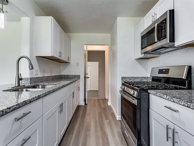 1606 W Shore Dr — Photo 12