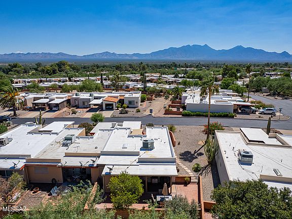 2nd image of 319 N Calle De Las Profetas