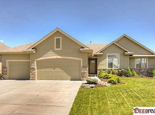 5627 N 154th St, Omaha, NE 68116