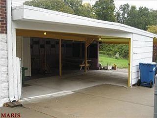 4th image of 2218 Spencer Ave