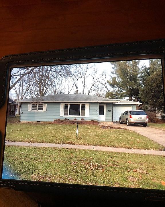 1st image of 706 E North St