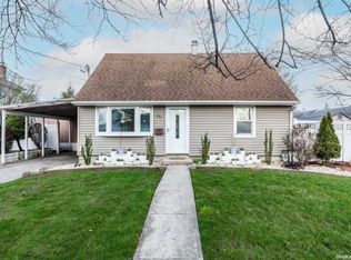 1 2nd Pl, Baldwin, NY 11510