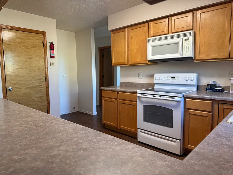 2801 Nakomis Dr NE — Photo 9