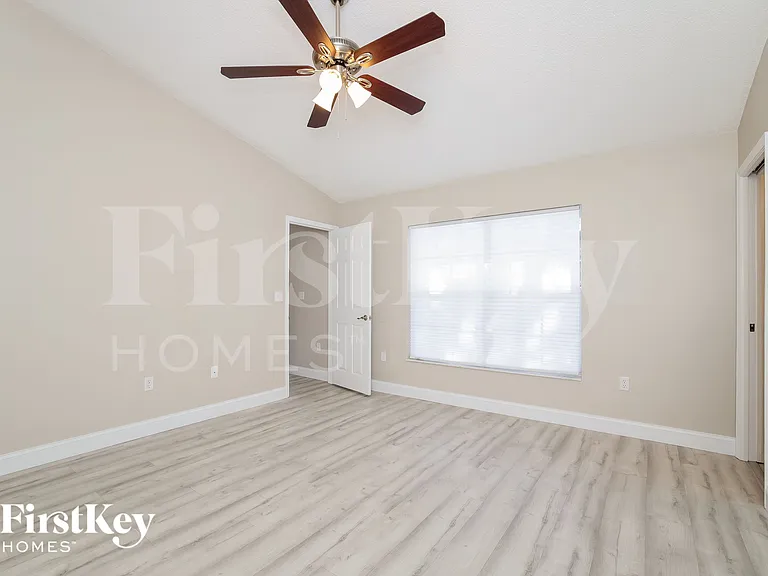 429 Hanging Moss Rd — Photo 7