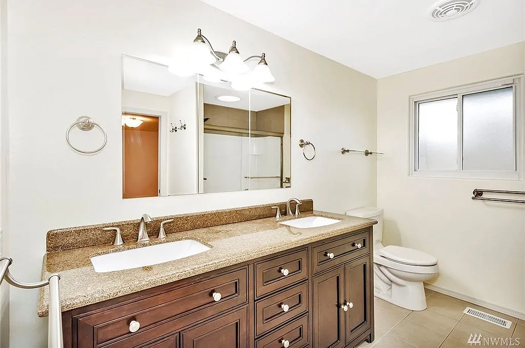 2 bed, 1.5 bath, 1100 sqft, $2,100 — Photo 3