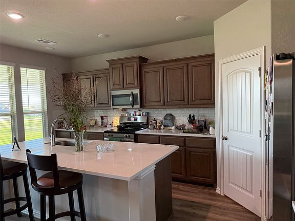 3rd image of 131 Llanos Dr