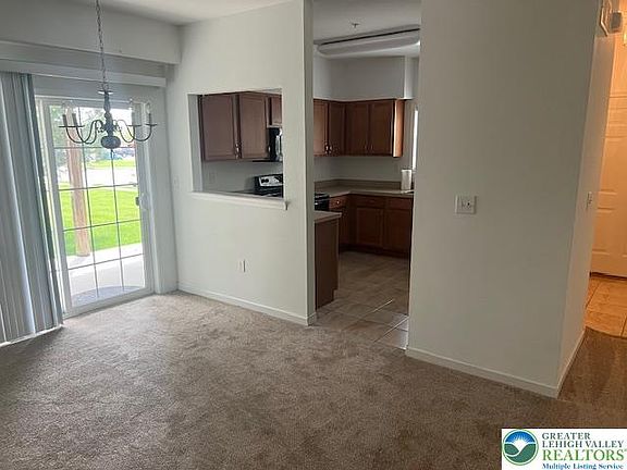 4th image of 1796 Merlot Dr #B