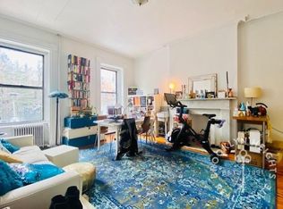 147 Columbia Hts APT 6, Brooklyn, NY 11201