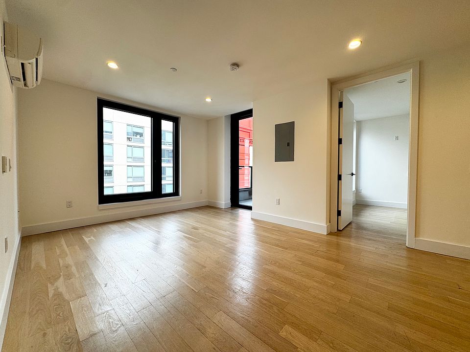 1st image of 260 Gold St APT 1009