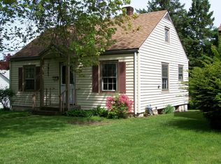 2 Hasbrouck Ave, Highland, NY 12528