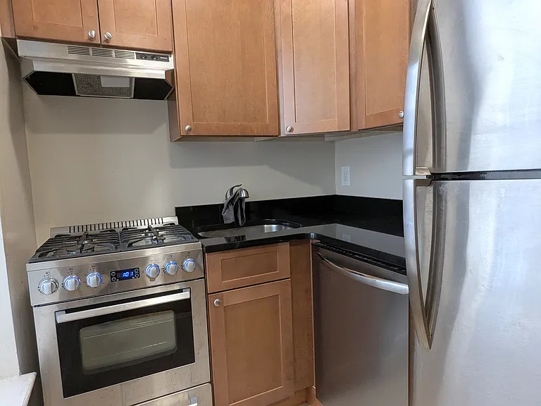 580 Amsterdam Ave #5A — Photo 5