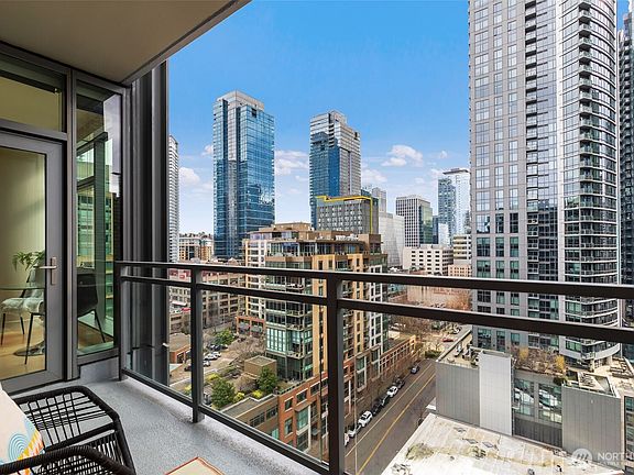 5th image of 820 Blanchard Street #1406