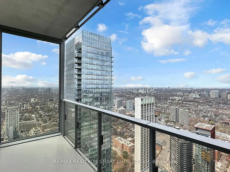 11 Yorkville Ave #5002 — Photo 34