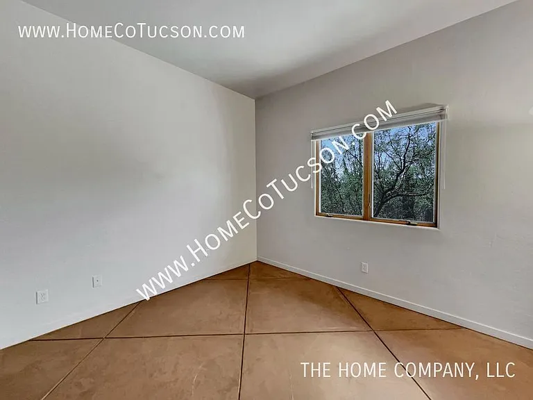 12235 E Horsehead Rd — Photo 30