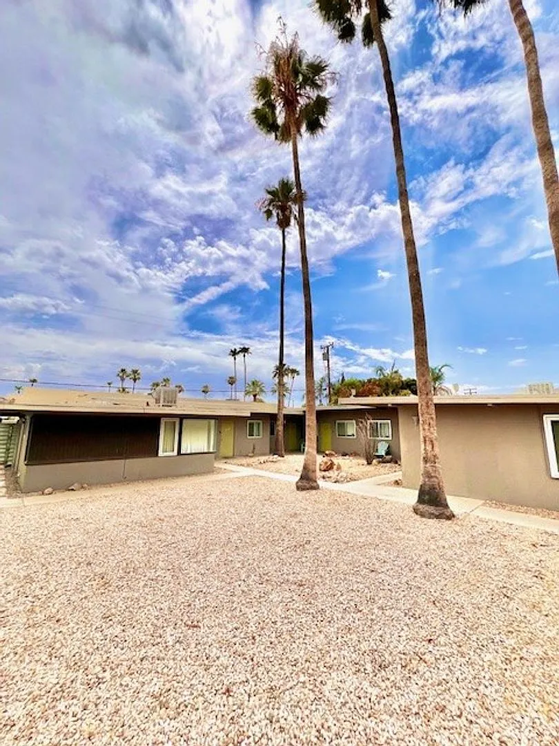 540 S Mountain View Dr — Photo 4
